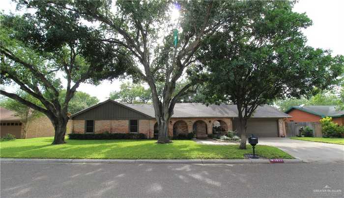 photo 1: 1911 Anacua Circle, Edinburg TX 78539