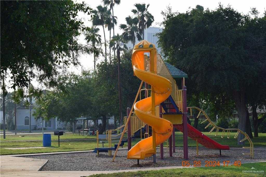 photo 3: 819 S 9th Street S, McAllen TX 78501