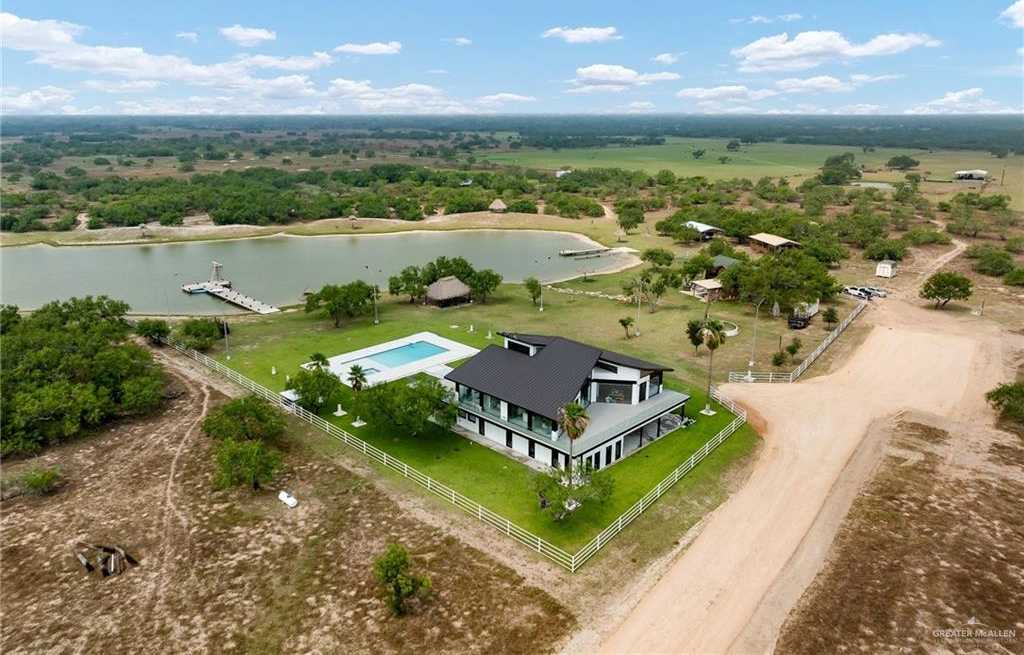 photo 3: 600 CR 305 Road, Encino TX 78353