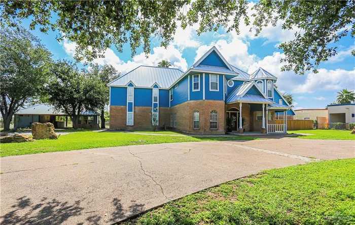 photo 2: 824 S Louisiana Circle, Mercedes TX 78596