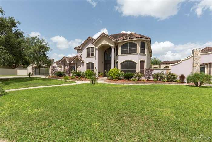 photo 1: 8413 N Main Street, McAllen TX 78504