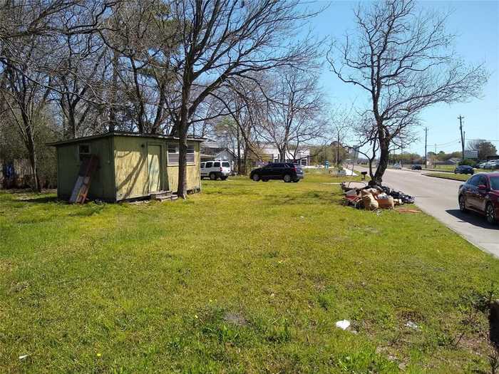 photo 1: 2117 Allen Genoa Road, Pasadena TX 77502