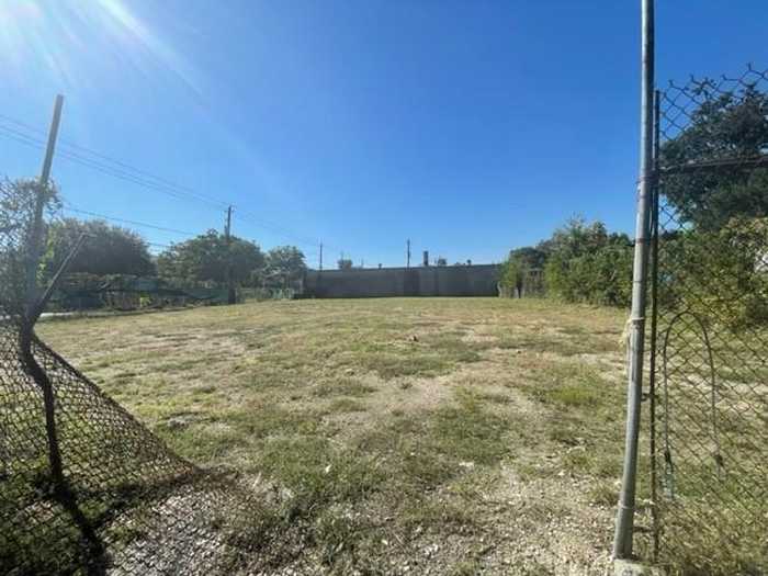 photo 1: 5021 Canal Street, Houston TX 77011