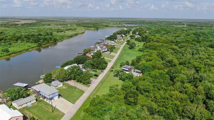 photo 5: 19 County Road 257, Matagorda TX 77457