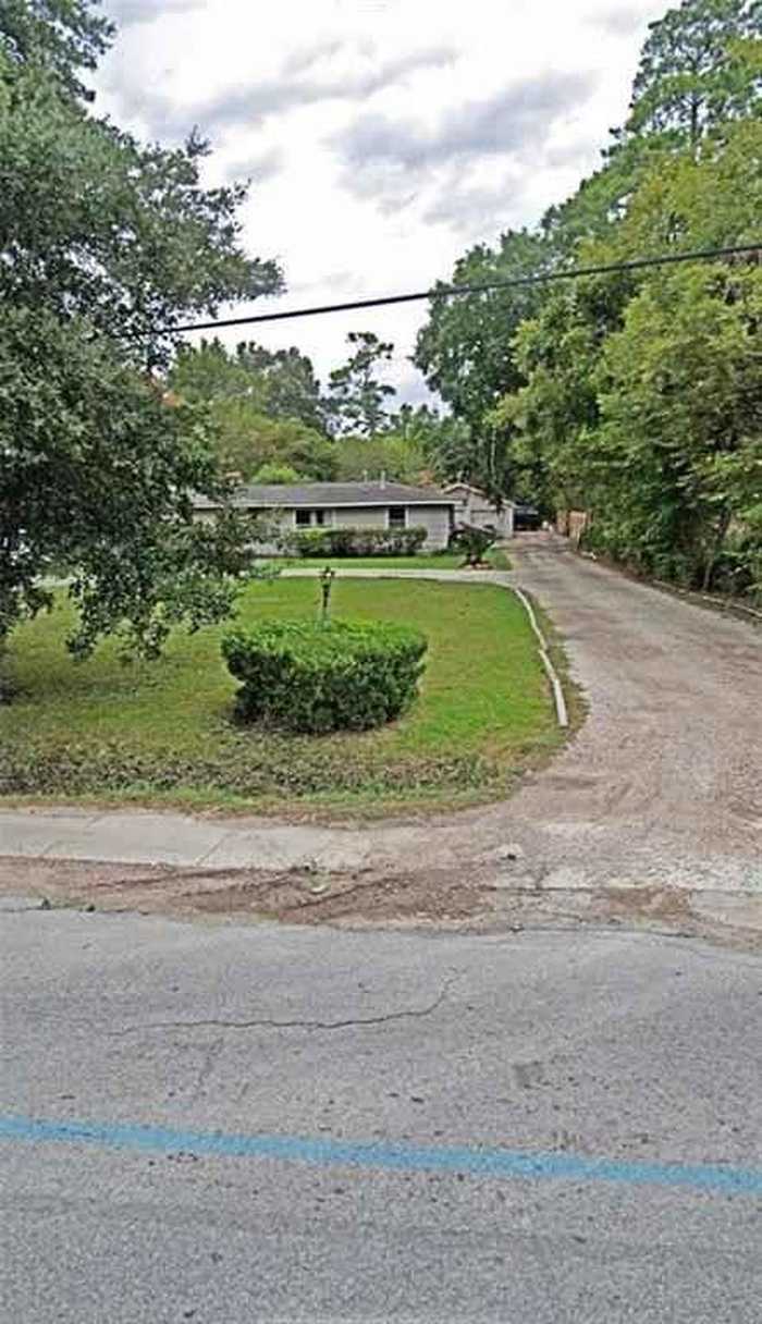 photo 1: 3719 Sherwood Lane, Houston TX 77092