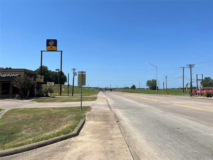 photo 1: 1518 W Commerce, Buffalo TX 75833