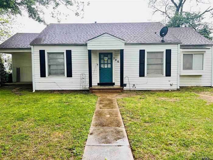 photo 1: 326 S College Street, Grapeland TX 75844