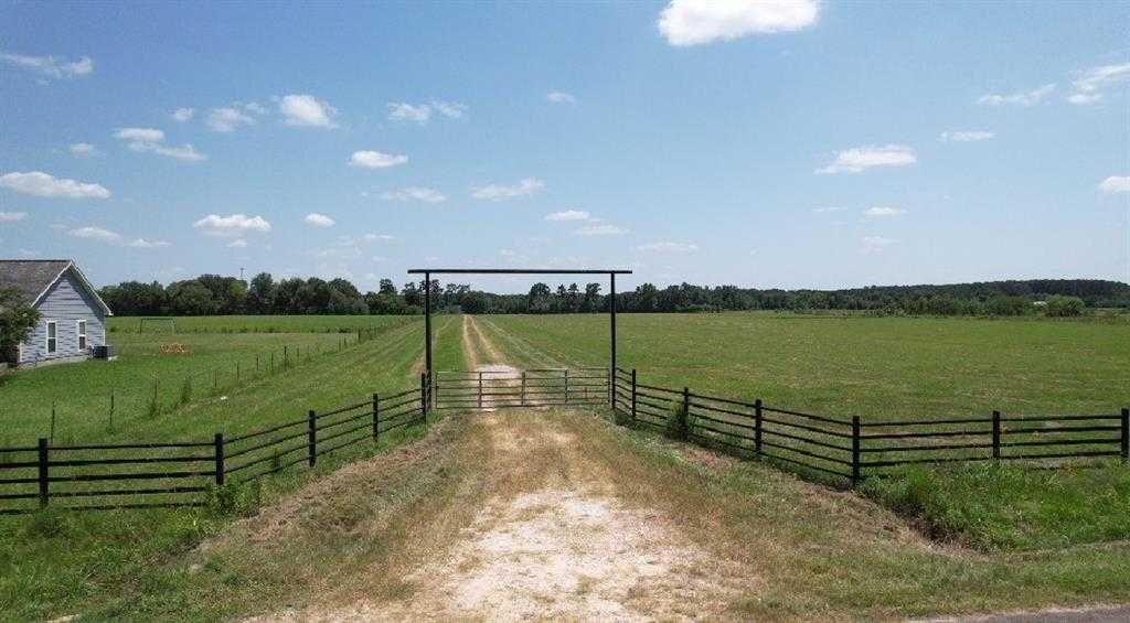 photo 2: 191 County Road 2276, Cleveland TX 77327