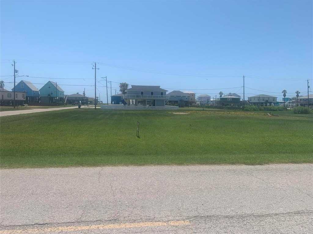 photo 1: 907 Fort Velasco Drive, Surfside Beach TX 77541