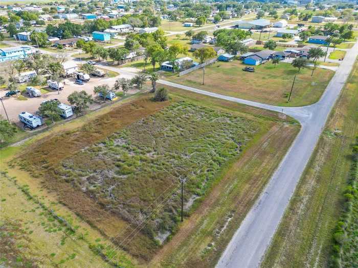 photo 2: 6 Austin, Matagorda TX 77457