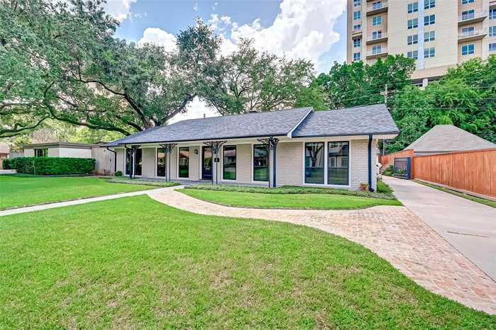 photo 1: 5231 Chesapeake Way, Houston TX 77056