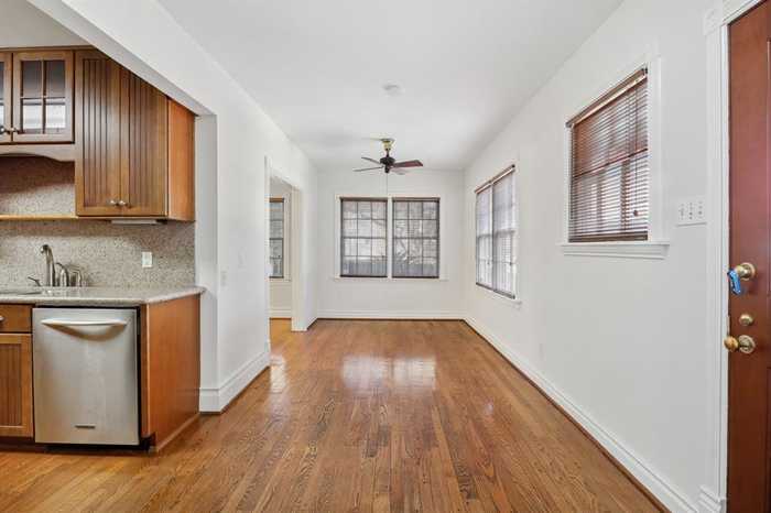 photo 22: 645 E 7th 1/2 Street, Houston TX 77007