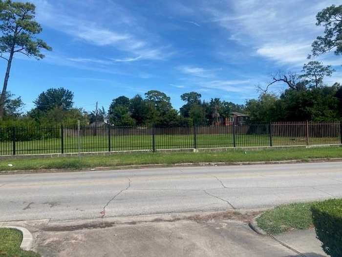 photo 4: 3221 N Macgregor Way, Houston TX 77004