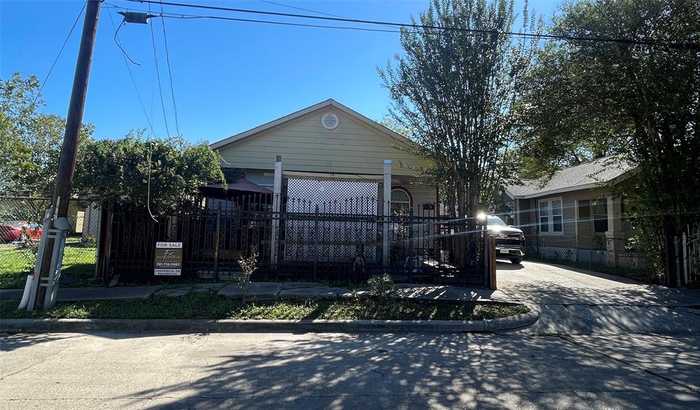 photo 5: 430 N Hutcheson Street, Houston TX 77003