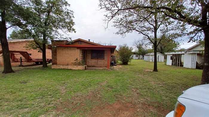 photo 2: 1504 11th Street, Paducah TX 79248