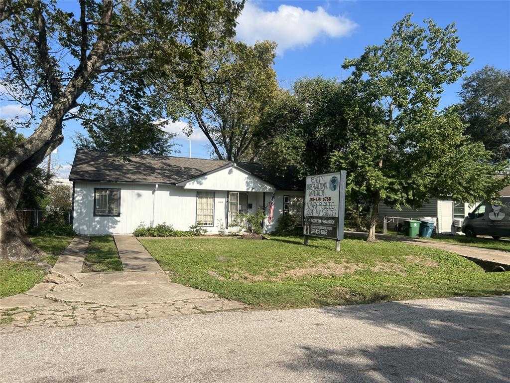 photo 1: 5418 Arthington Street, Houston TX 77053