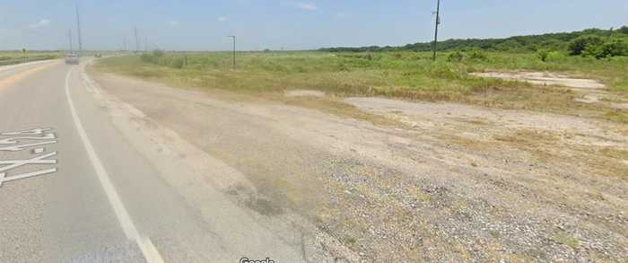 photo 2: 1639 Hwy 124, High Island TX 77623