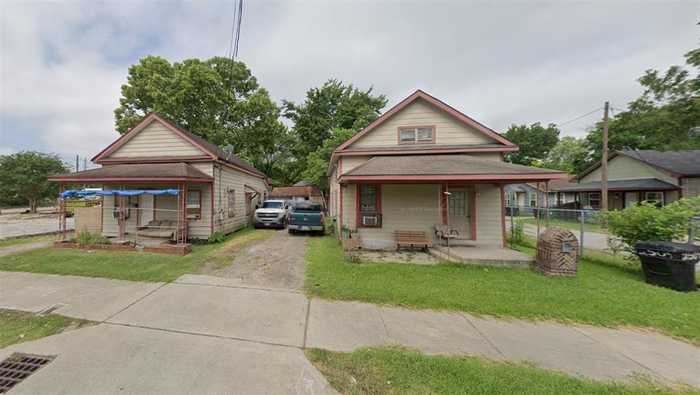 photo 1: 2507 Gentry Street, Houston TX 77009