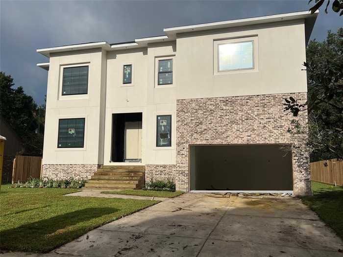 photo 2: 8522 Ferris Drive, Houston TX 77096