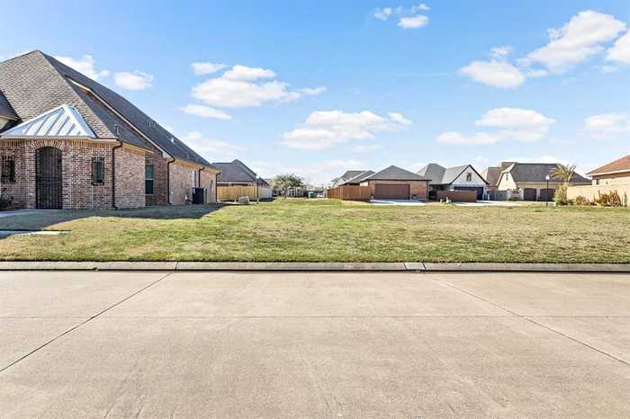 photo 1: 3406 Pond Circle, Beaumont TX 77707