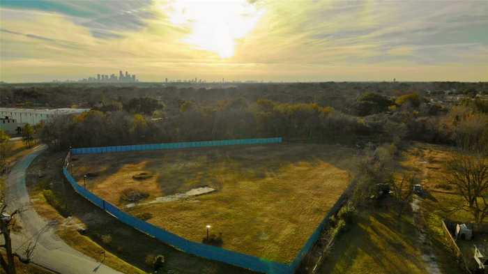 photo 1: 7015 Elbert Street, Houston TX 77028