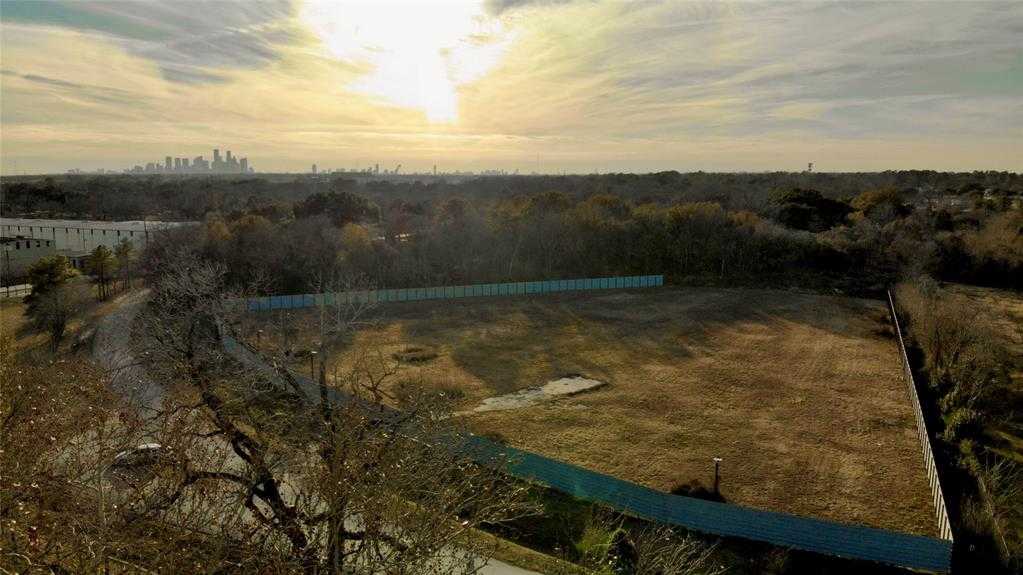 photo 3: 7015 Elbert Street, Houston TX 77028