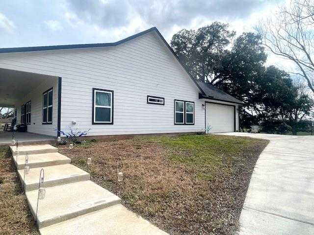 photo 2: 202 Horse Shoe Trail, Angleton TX 77515