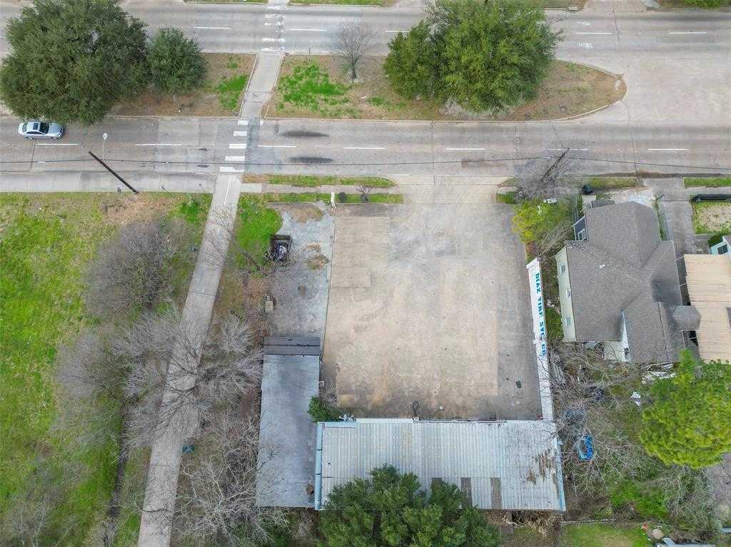 photo 2: Lockwood Drive, Houston TX 77011