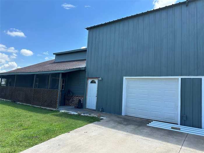 photo 2: 6627 County Road 167, Alvin TX 77511