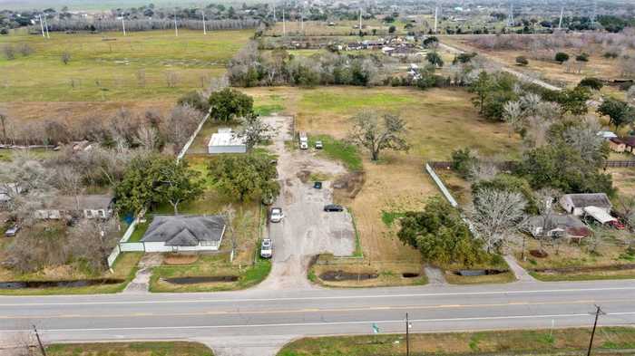 photo 1: 1176 Fm 517 Road, Alvin TX 77511