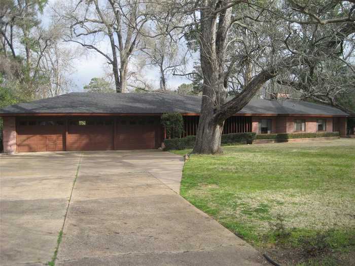 photo 1: 906 E Mimosa Lane, Crockett TX 75835