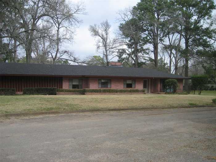 photo 2: 906 E Mimosa Lane, Crockett TX 75835