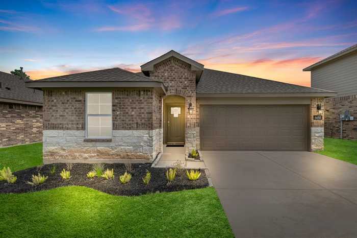 photo 1: 6650 Highpoint Avenue, Beaumont TX 77708