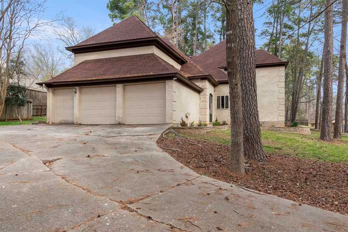 photo 2: 610 Rolling Hills Drive, Huntsville TX 77340