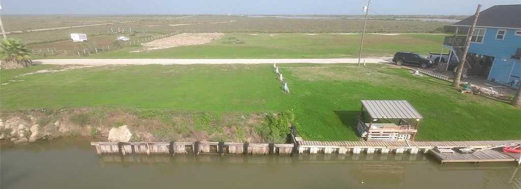 photo 1: 32 Private Road 642 Holiday Harbor, Matagorda TX 77457