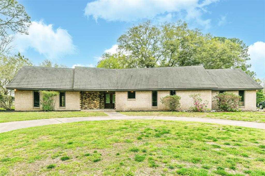 photo 3: 407 Karlis Drive, Alvin TX 77511