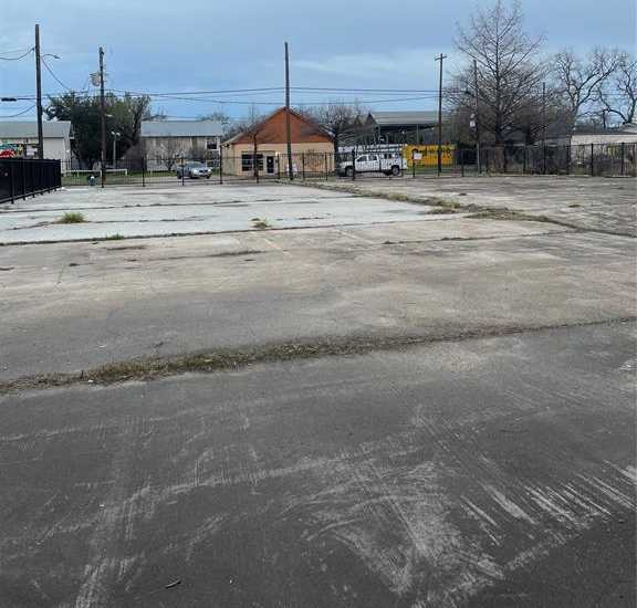 photo 2: 3402 Emancipation Avenue, Houston TX 77004