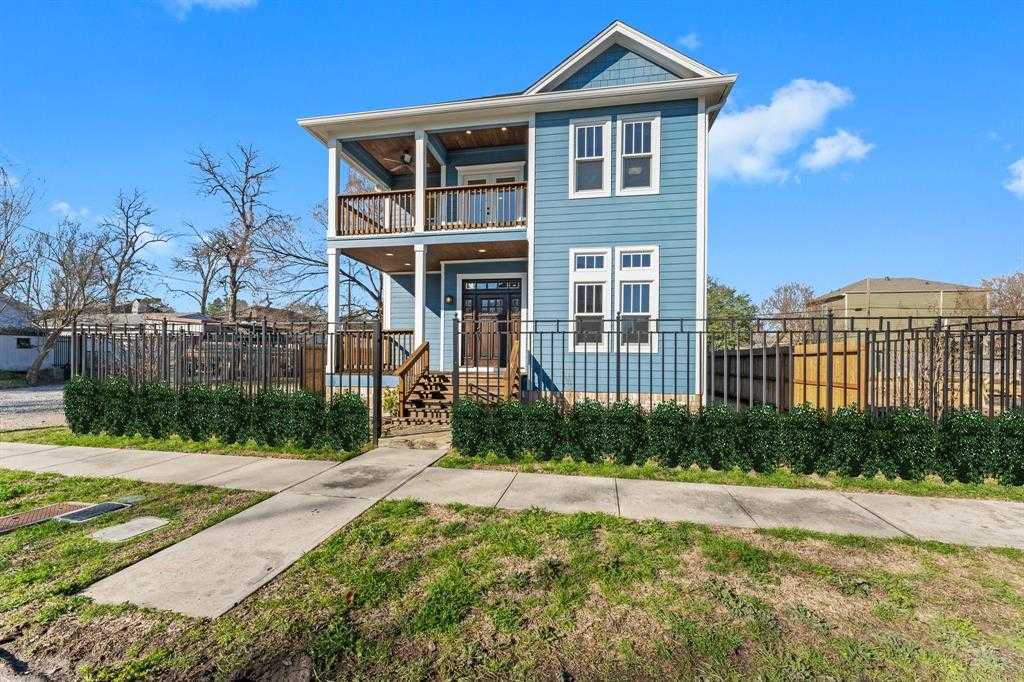 photo 2: 501 Cordell Street, Houston TX 77009