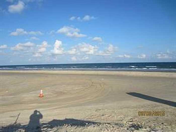 photo 2: 106 Yucca Avenue, Surfside Beach TX 77541