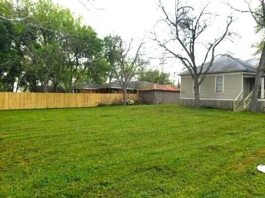 photo 3: 102 S Scott Street, Fayetteville TX 78940