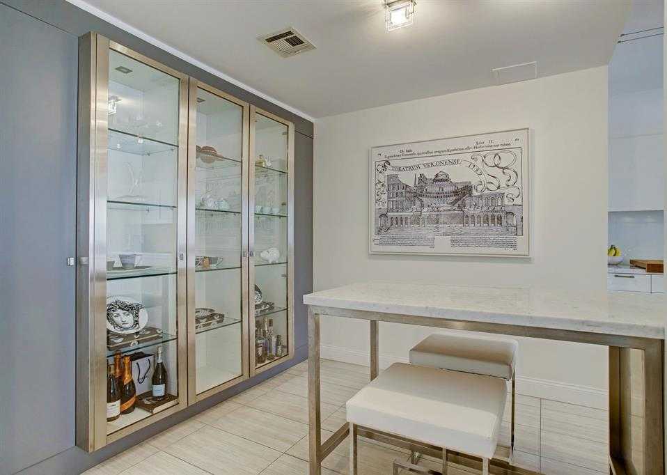 photo 3: 49 Briar Hollow Lane Unit 1101, Houston TX 77027