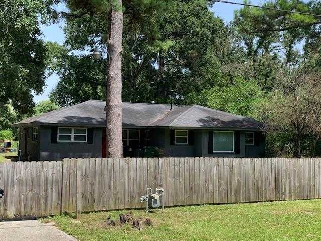 photo 2: 1630 Crestdale Drive, Houston TX 77080