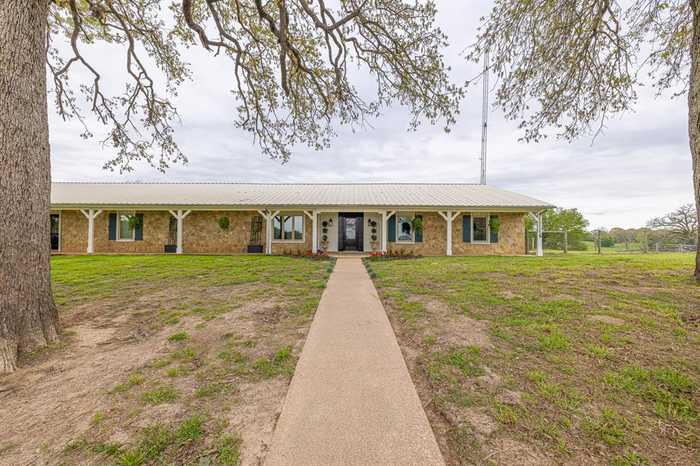 photo 2: 3209 W County Road 212, Buffalo TX 75831