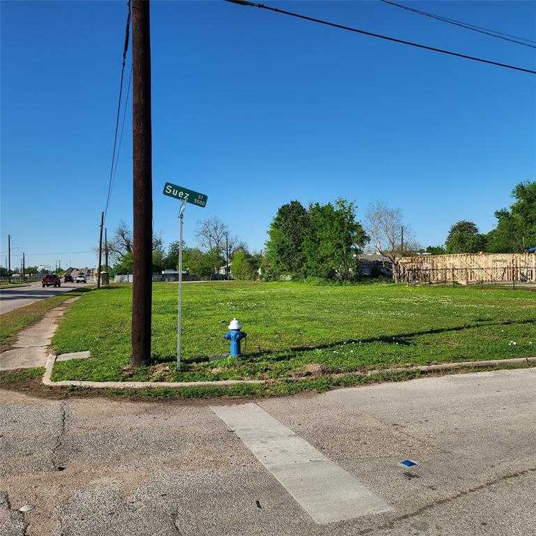 photo 2: 2400 Lockwood Drive, Houston TX 77020