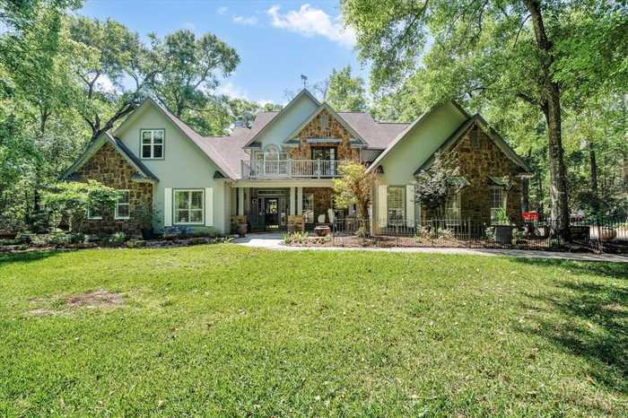 photo 1: 10933 Lake Forest Drive, Conroe TX 77384