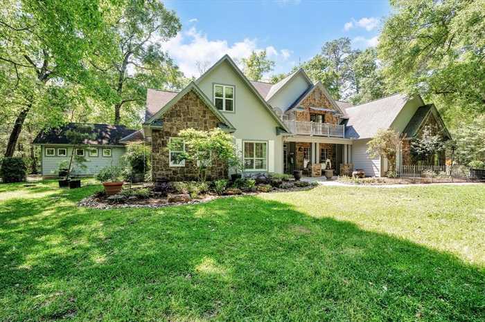 photo 2: 10933 Lake Forest Drive, Conroe TX 77384