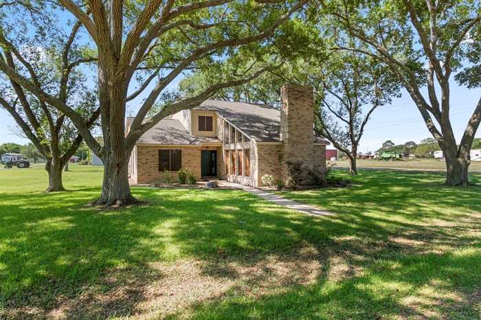 photo 2: 305 Lorraine Avenue, Lissie TX 77454