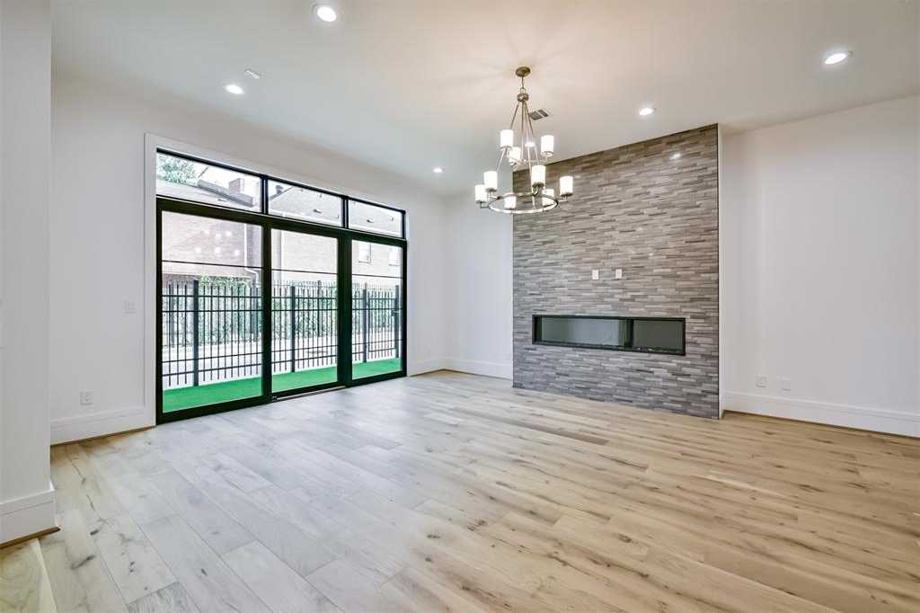 photo 3: 1428 Nantucket Drive Unit B, Houston TX 77057