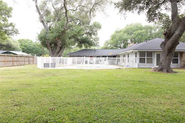 photo 31: 711 W Norris Street, El Campo TX 77437