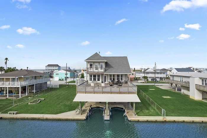 photo 1: 3814 Brewster Key, Galveston TX 77554